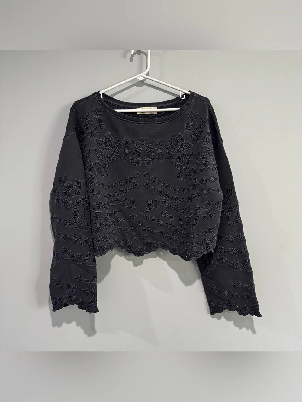 NWT Free People Iris embroidered sweatshirt
